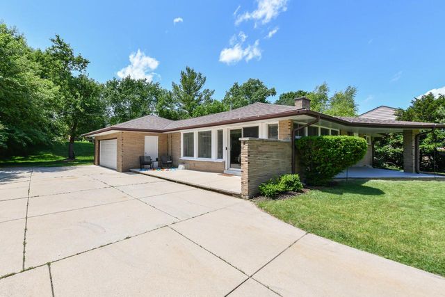 955 Garvens AVENUE, Brookfield, WI 53005