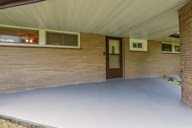 955 Garvens AVENUE, Brookfield, WI 53005