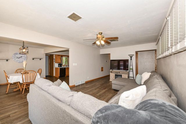 955 Garvens AVENUE, Brookfield, WI 53005
