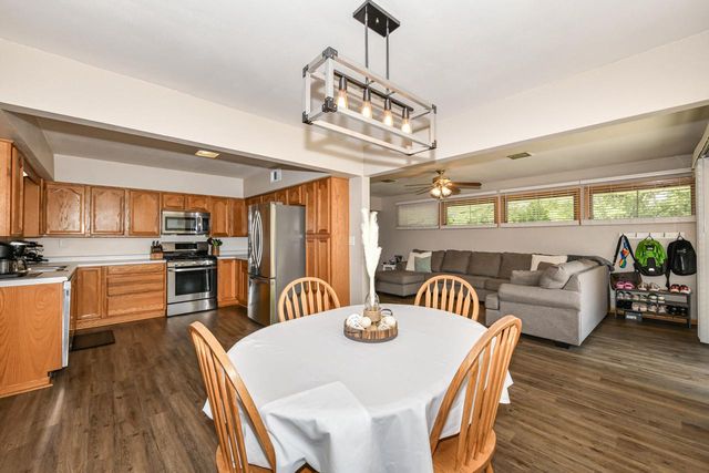 955 Garvens AVENUE, Brookfield, WI 53005