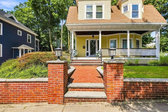 61 Lowell St, Reading, MA 01867