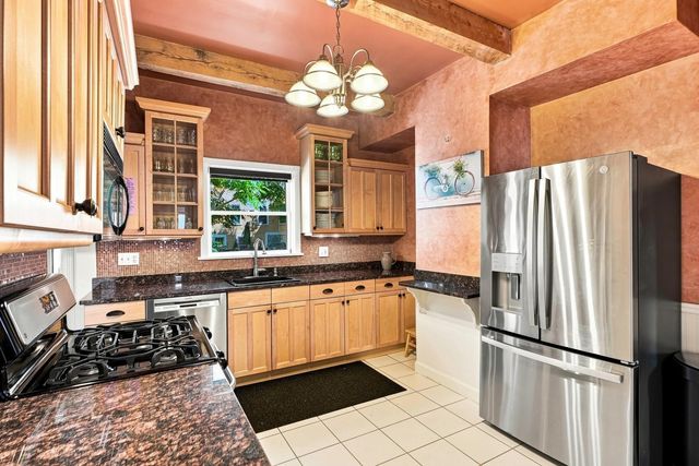 61 Lowell St, Reading, MA 01867