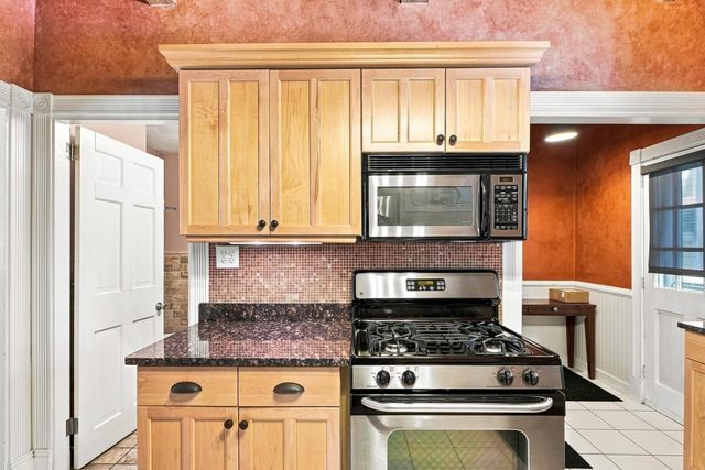 61 Lowell St, Reading, MA 01867
