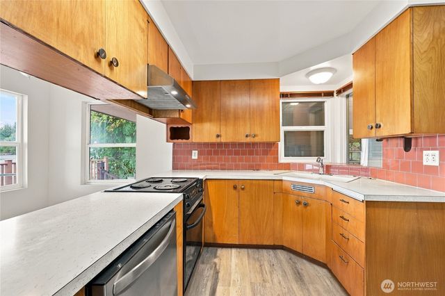 1536 Shorewood Drive, Bremerton, WA 98312
