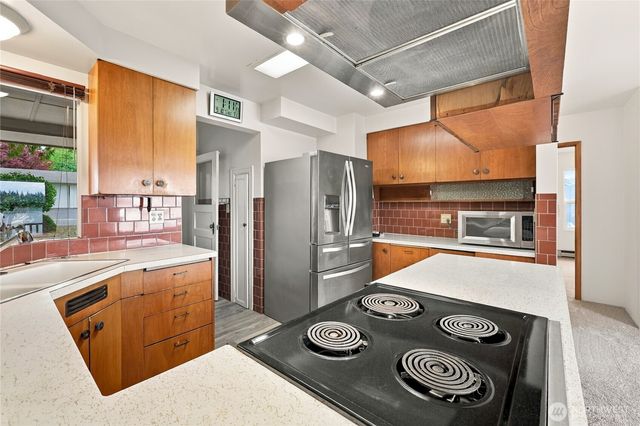1536 Shorewood Drive, Bremerton, WA 98312