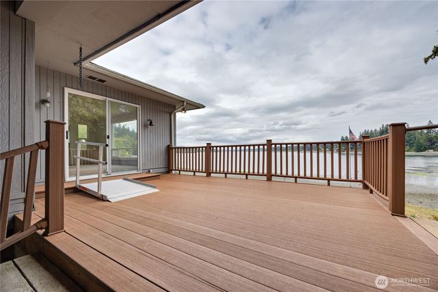 1536 Shorewood Drive, Bremerton, WA 98312