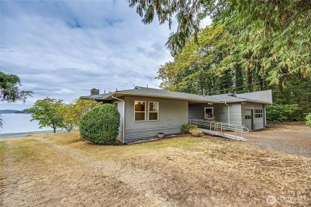 1536 Shorewood Drive, Bremerton, WA 98312