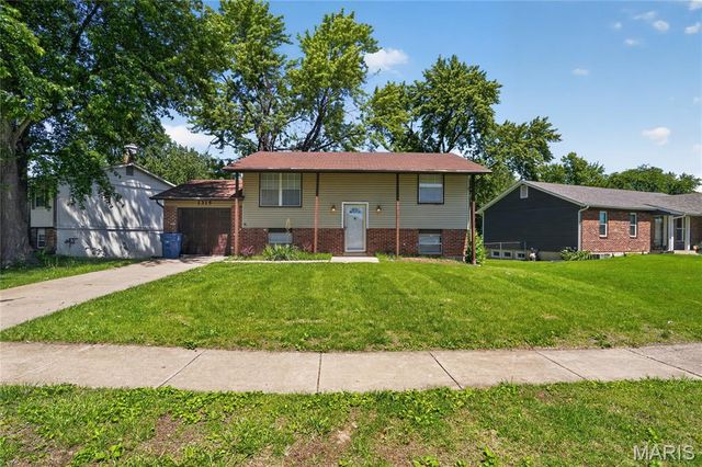 1315 Red River Drive, St Louis, MO 63138