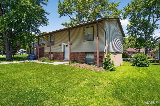 1315 Red River Drive, St Louis, MO 63138