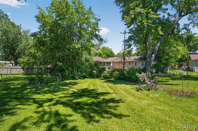 1315 Red River Drive, St Louis, MO 63138