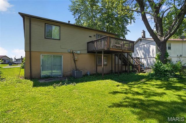 1315 Red River Drive, St Louis, MO 63138