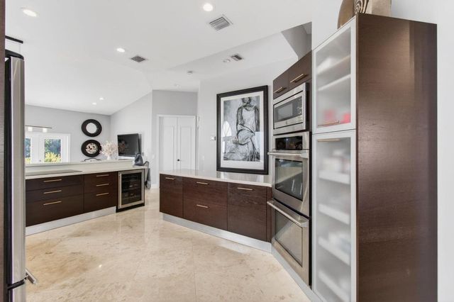 23145 Via Stel, Boca Raton, FL 33433