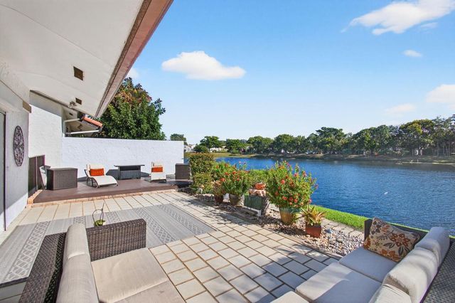 23145 Via Stel, Boca Raton, FL 33433