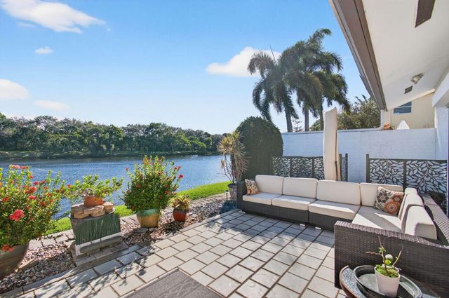 23145 Via Stel, Boca Raton, FL 33433