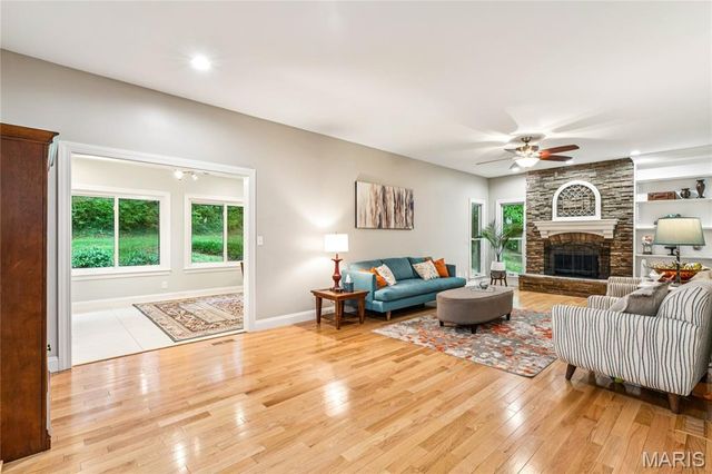 8 Howe Crossing, Festus, MO 63028
