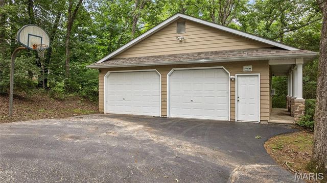 8 Howe Crossing, Festus, MO 63028