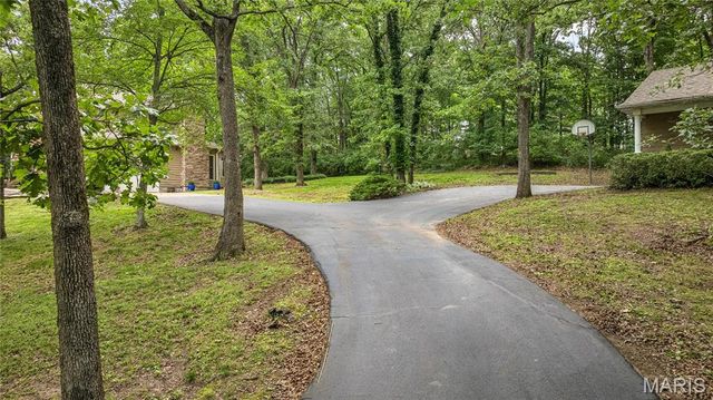 8 Howe Crossing, Festus, MO 63028