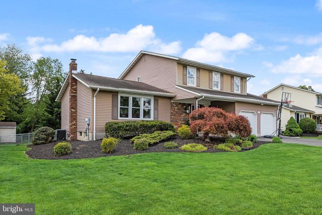 1049 ESTATES BLVD, Hamilton, NJ 08690