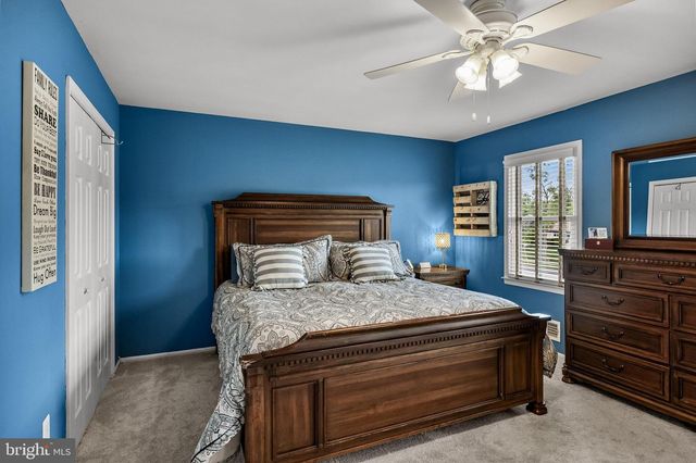 1049 ESTATES BLVD, Hamilton, NJ 08690
