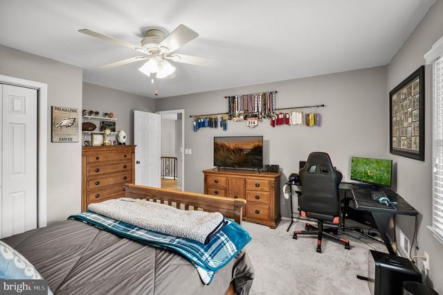 1049 ESTATES BLVD, Hamilton, NJ 08690