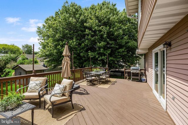 1049 ESTATES BLVD, Hamilton, NJ 08690