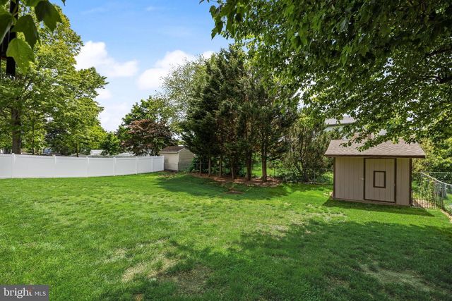 1049 ESTATES BLVD, Hamilton, NJ 08690