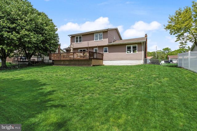 1049 ESTATES BLVD, Hamilton, NJ 08690