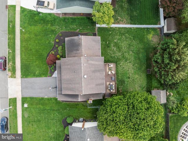 1049 ESTATES BLVD, Hamilton, NJ 08690