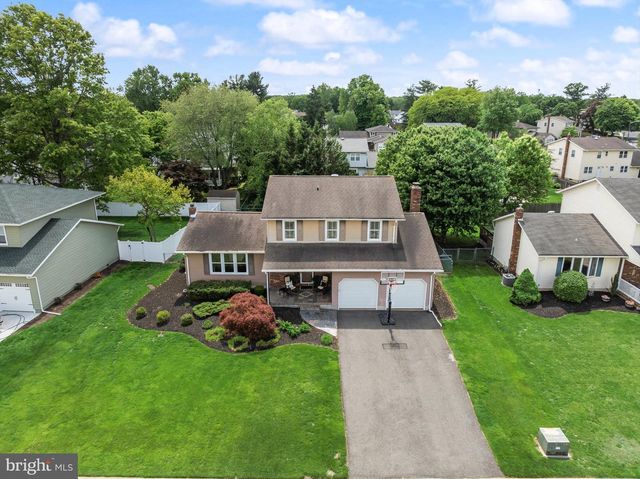 1049 ESTATES BLVD, Hamilton, NJ 08690
