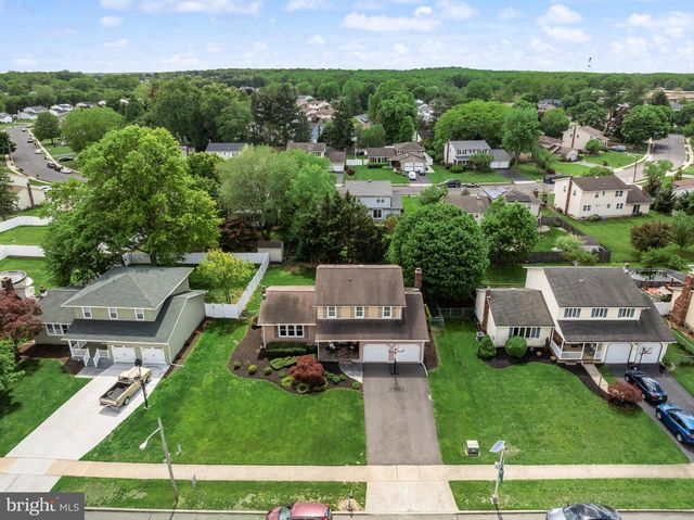1049 ESTATES BLVD, Hamilton, NJ 08690