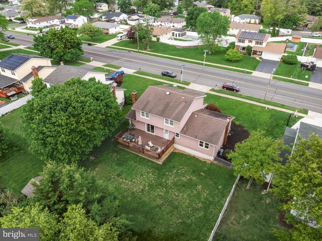 1049 ESTATES BLVD, Hamilton, NJ 08690