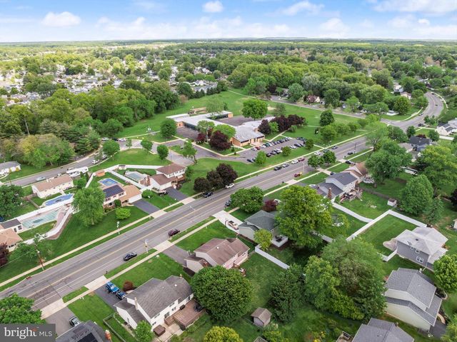 1049 ESTATES BLVD, Hamilton, NJ 08690