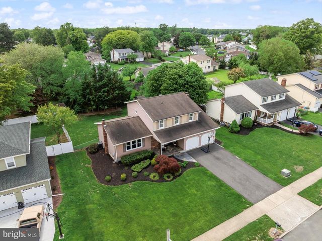 1049 ESTATES BLVD, Hamilton, NJ 08690