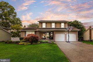 1049 ESTATES BLVD, Hamilton, NJ 08690