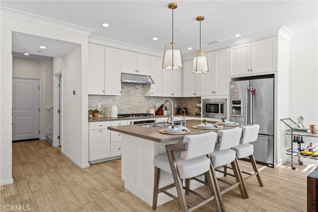 123 Mighty Oak, Irvine, CA 92602