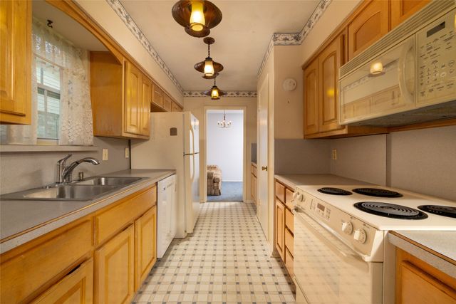 3605 Pleasant Run Road, Irving, TX 75062