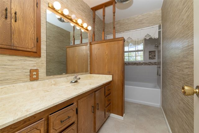3605 Pleasant Run Road, Irving, TX 75062