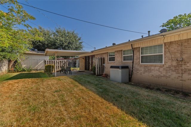 3605 Pleasant Run Road, Irving, TX 75062