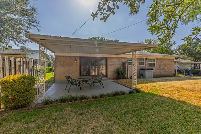 3605 Pleasant Run Road, Irving, TX 75062