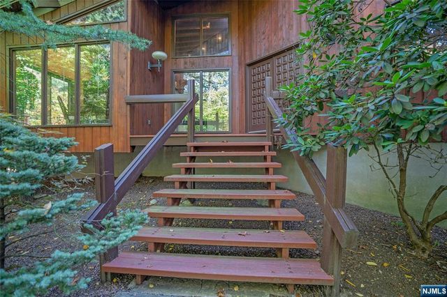 7 Lancaster Court, Ramsey, NJ 07446