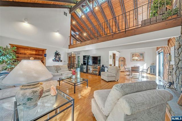 7 Lancaster Court, Ramsey, NJ 07446