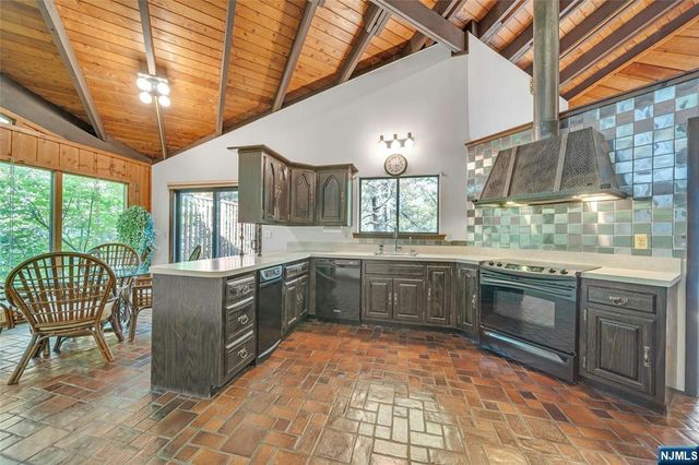 7 Lancaster Court, Ramsey, NJ 07446