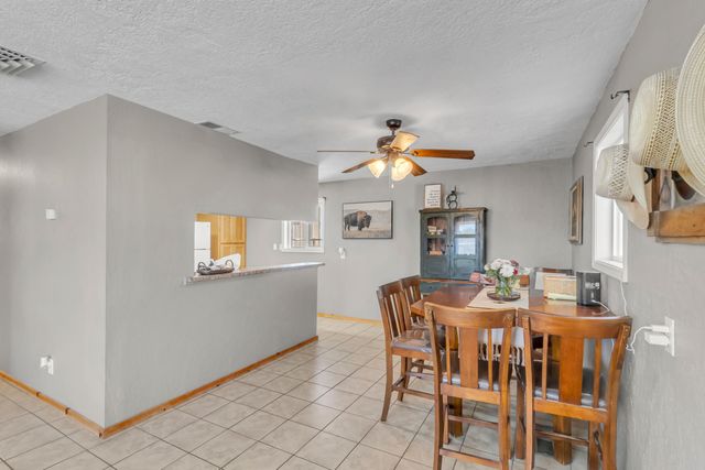 86 Molina Road, Peralta, NM 87042