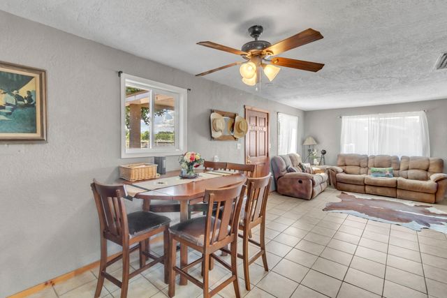 86 Molina Road, Peralta, NM 87042