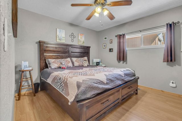 86 Molina Road, Peralta, NM 87042