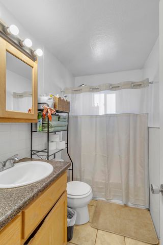 86 Molina Road, Peralta, NM 87042