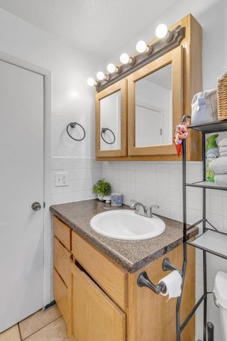 86 Molina Road, Peralta, NM 87042
