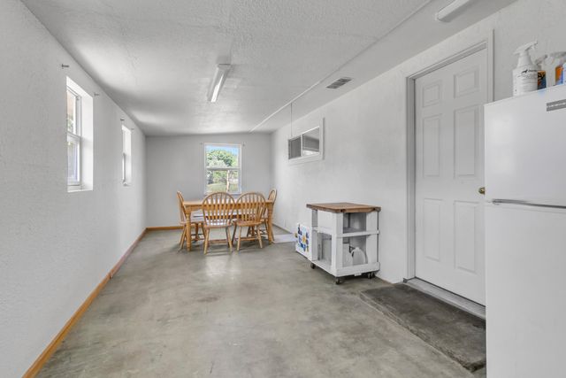 86 Molina Road, Peralta, NM 87042