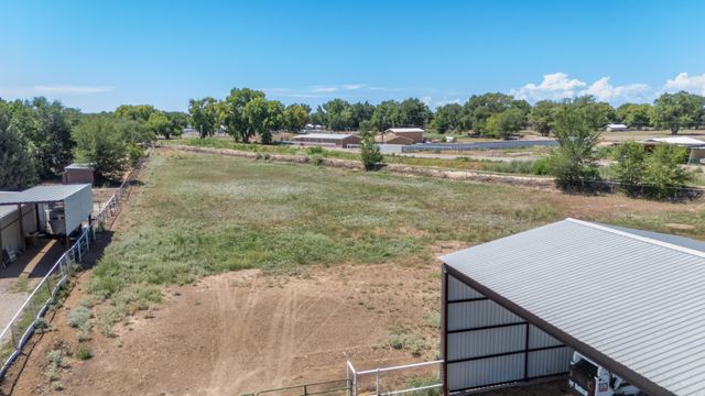 86 Molina Road, Peralta, NM 87042