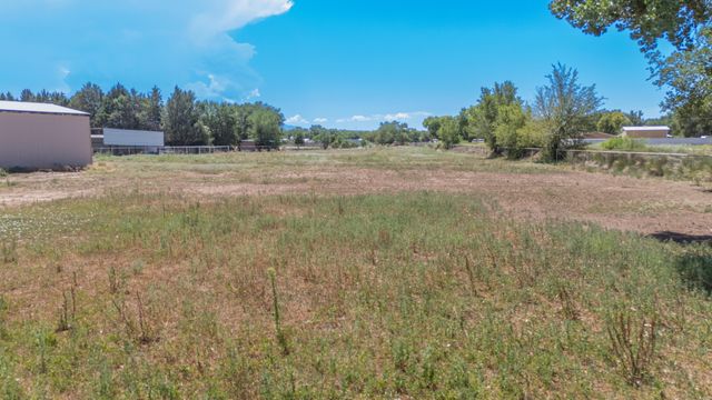 86 Molina Road, Peralta, NM 87042